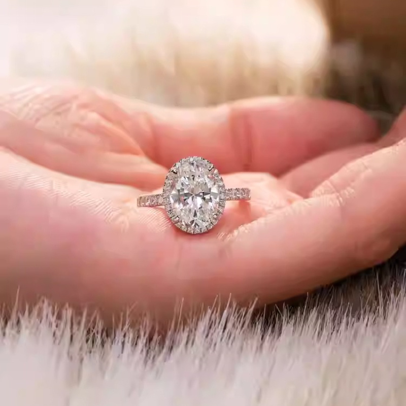 Women's 1/1.5/2 Carat Moissanite Ring, Luxurious Elegance